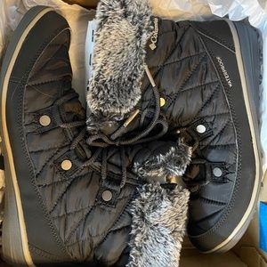 New Columbia Heavenly Shorty boot women’s 9